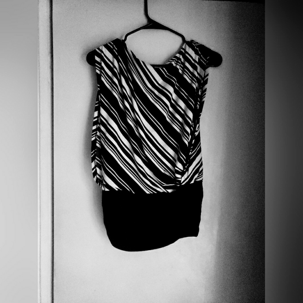 Chicos sleeveless dress shirt
